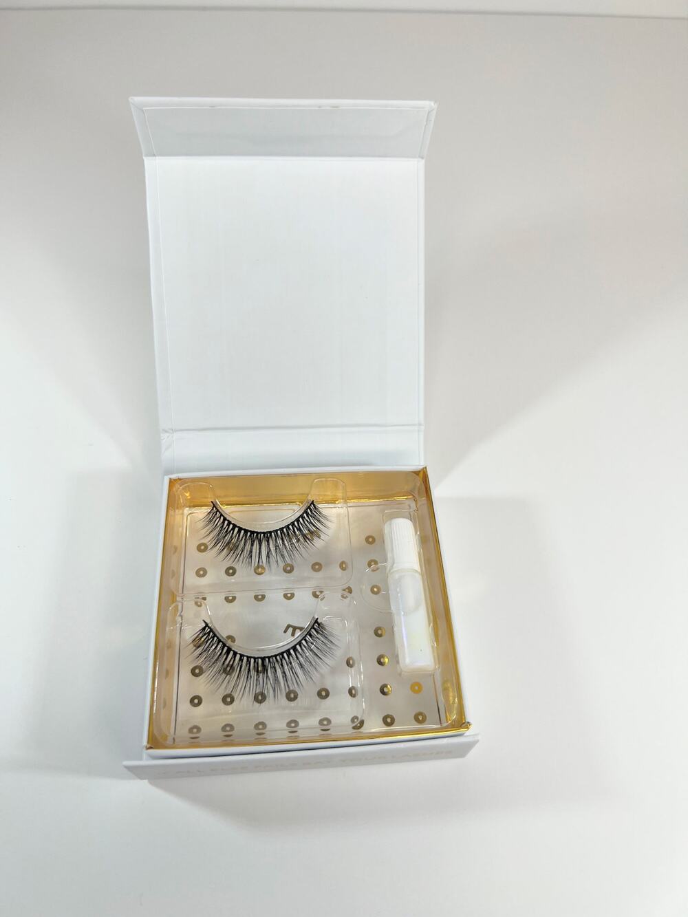 Battington Beauty Monroe 3D Silk Multi Use Lashes with Glue Kit